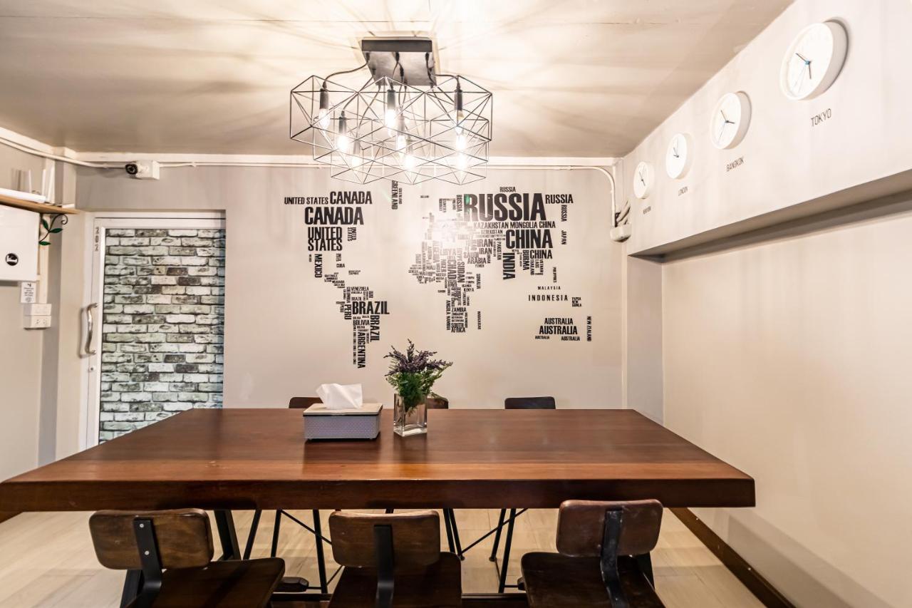 Snoozzze Hostel ใกล้รถไฟฟ้า ย่านบางรัก (Adults Only) Bangkok Ngoại thất bức ảnh