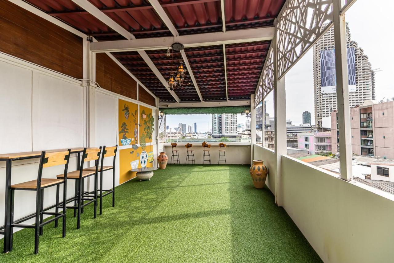 Snoozzze Hostel ใกล้รถไฟฟ้า ย่านบางรัก (Adults Only) Bangkok Ngoại thất bức ảnh
