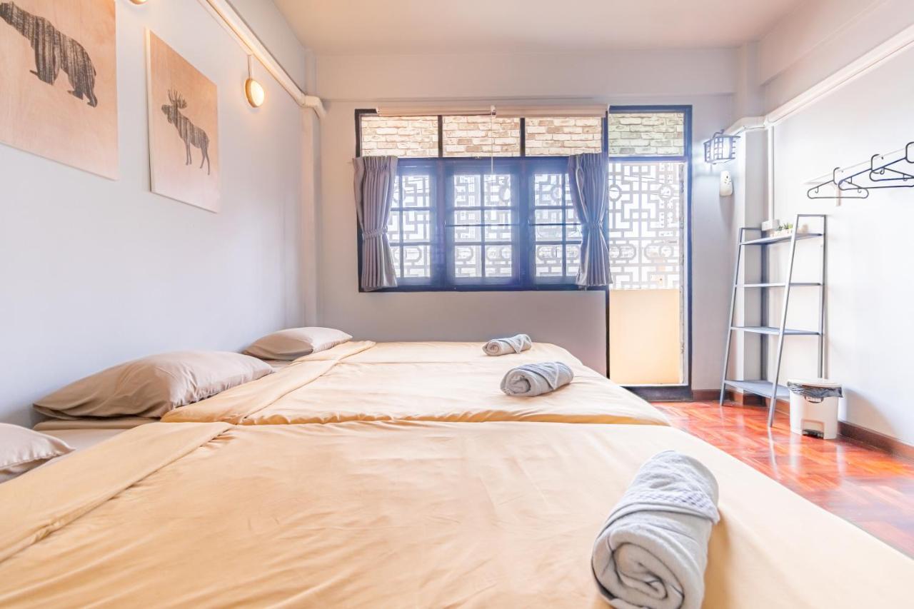 Snoozzze Hostel ใกล้รถไฟฟ้า ย่านบางรัก (Adults Only) Bangkok Ngoại thất bức ảnh