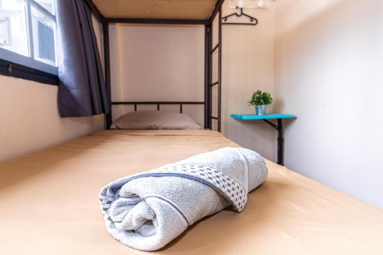 Snoozzze Hostel ใกล้รถไฟฟ้า ย่านบางรัก (Adults Only) Bangkok Ngoại thất bức ảnh