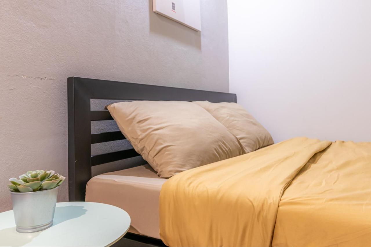 Snoozzze Hostel ใกล้รถไฟฟ้า ย่านบางรัก (Adults Only) Bangkok Ngoại thất bức ảnh