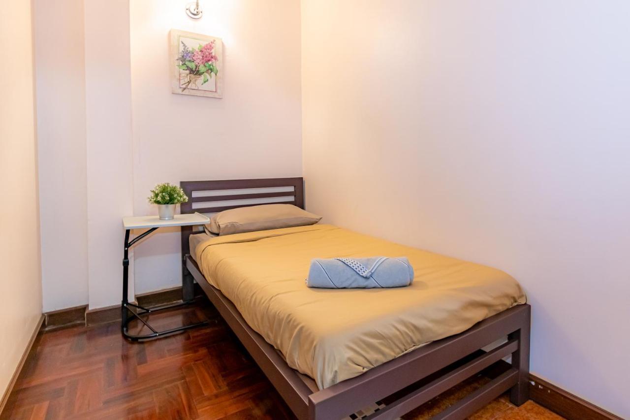 Snoozzze Hostel ใกล้รถไฟฟ้า ย่านบางรัก (Adults Only) Bangkok Ngoại thất bức ảnh