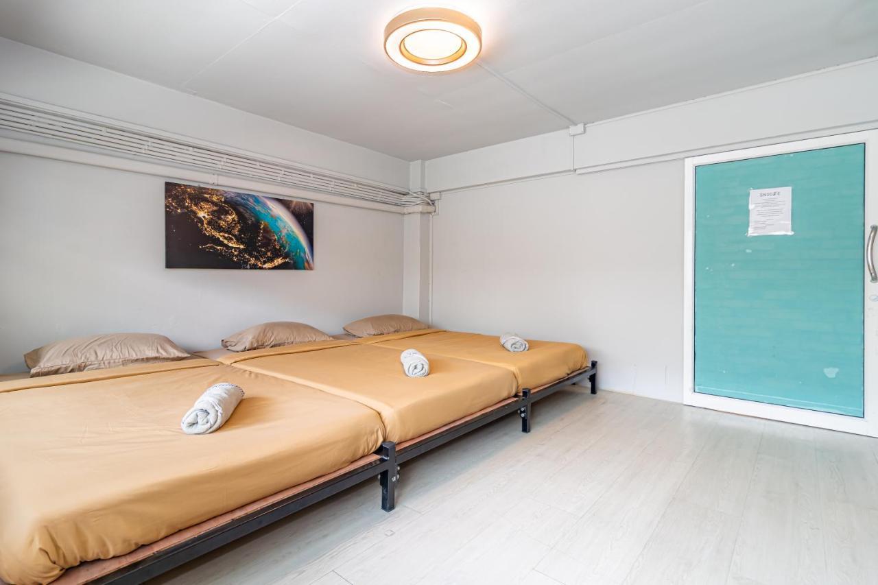 Snoozzze Hostel ใกล้รถไฟฟ้า ย่านบางรัก (Adults Only) Bangkok Ngoại thất bức ảnh