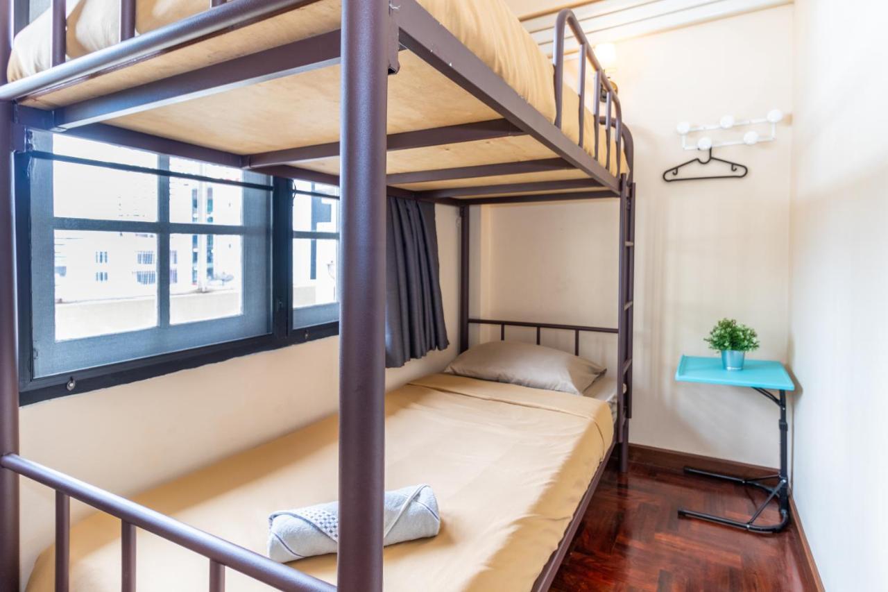 Snoozzze Hostel ใกล้รถไฟฟ้า ย่านบางรัก (Adults Only) Bangkok Ngoại thất bức ảnh