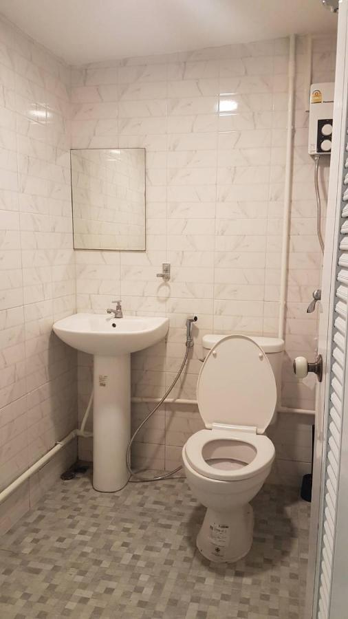Snoozzze Hostel ใกล้รถไฟฟ้า ย่านบางรัก (Adults Only) Bangkok Ngoại thất bức ảnh